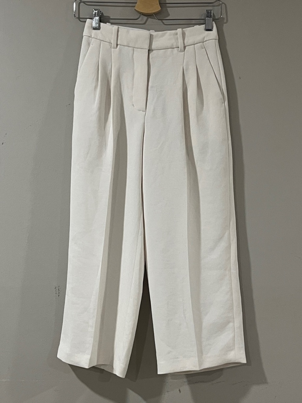 Aritzia Wilfred The Effortless Pant Cream Pleated Dress Pants
